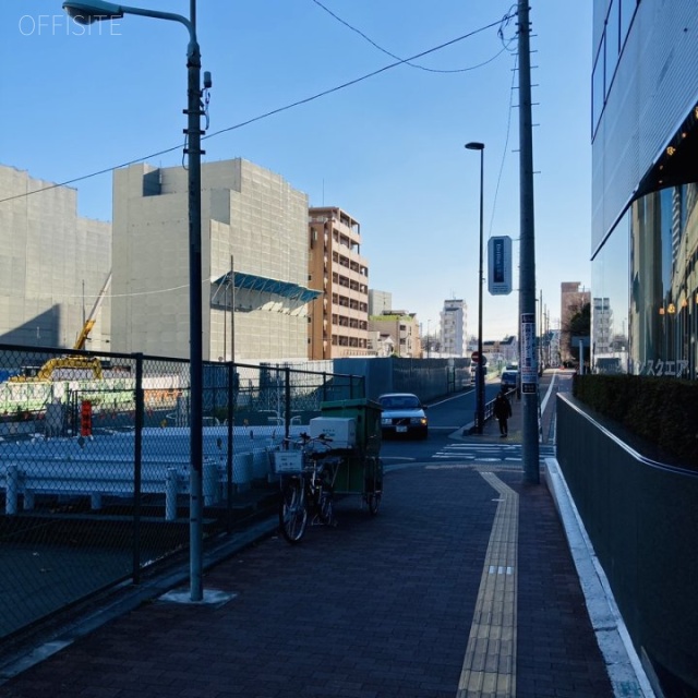 池袋パークビル ビル前面道路