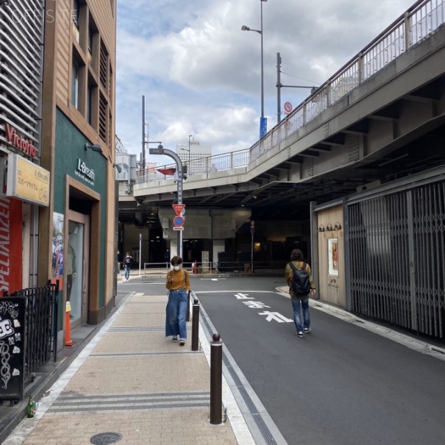 田園新宿ビル ビル前面道路