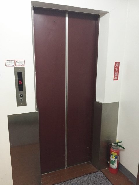 東冷ビル エレベーター