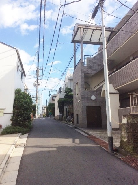 perry houseビル ビル周辺道路