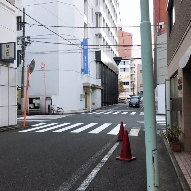 萩原ビル ビル前面道路