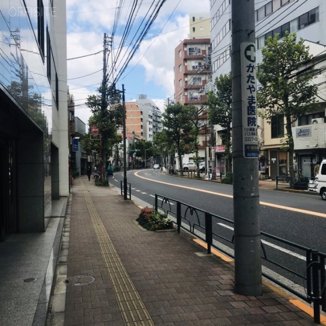 AD高田馬場ビル ビル前面道路