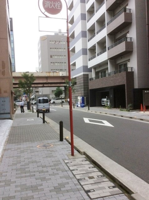 YKビル ビル周辺道路