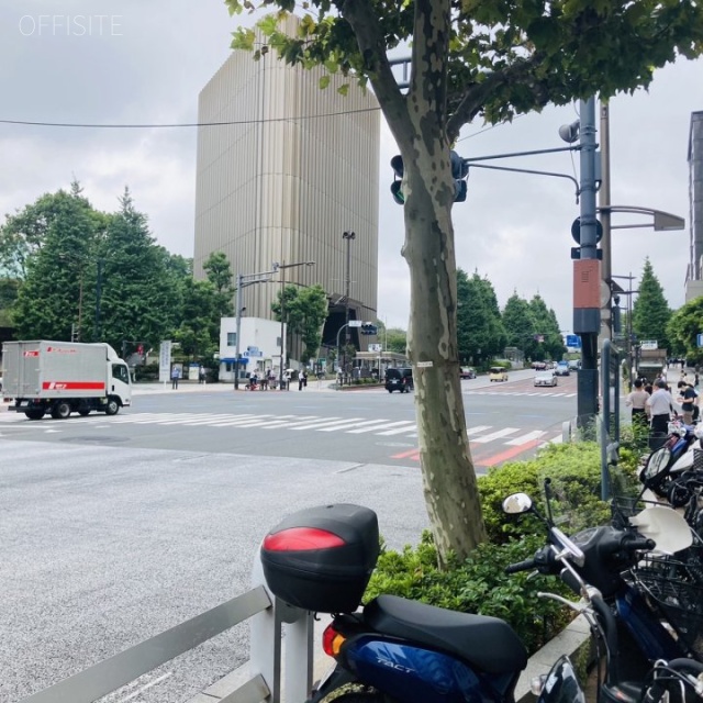 日宝九段下ビル　ビル前面道路