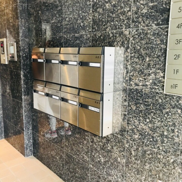 代官山斎金ビル　郵便受け