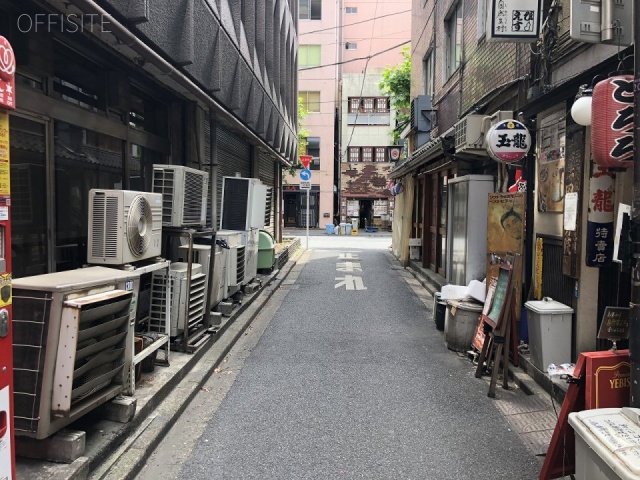 小山第3ビル ビル前面道路