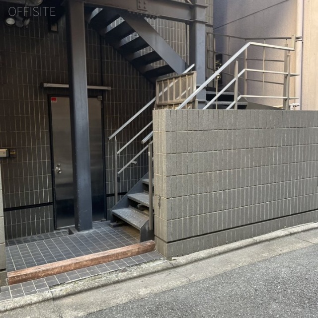 栄進開発ビル 非常階段