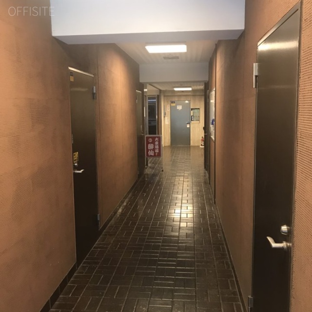 千代田三信ビル エントランス