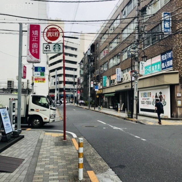 フォレストJビル ビル前面道路
