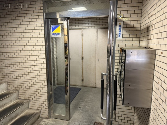 柴崎ビル　オフィスビル出入口