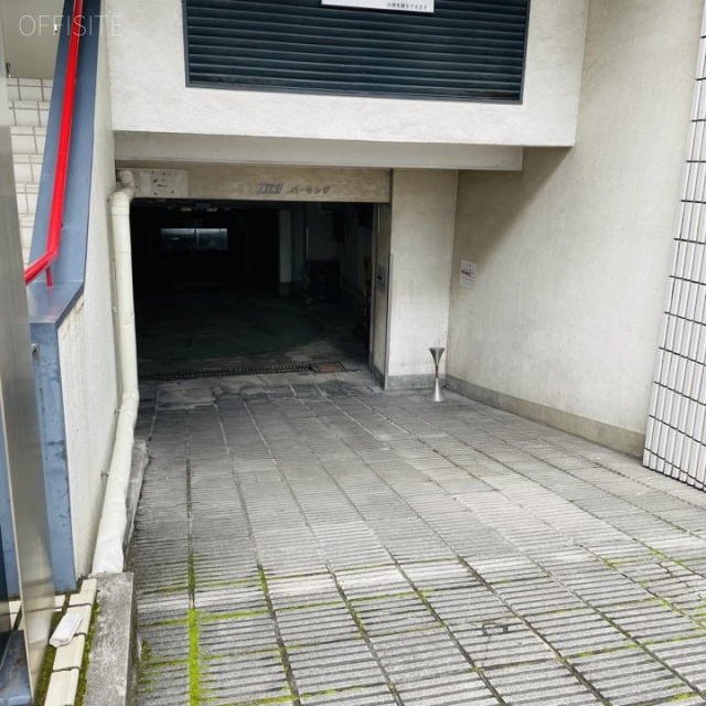 スエヒロビル 駐車場