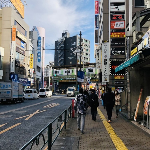 ORAGAビル ビル前面道路