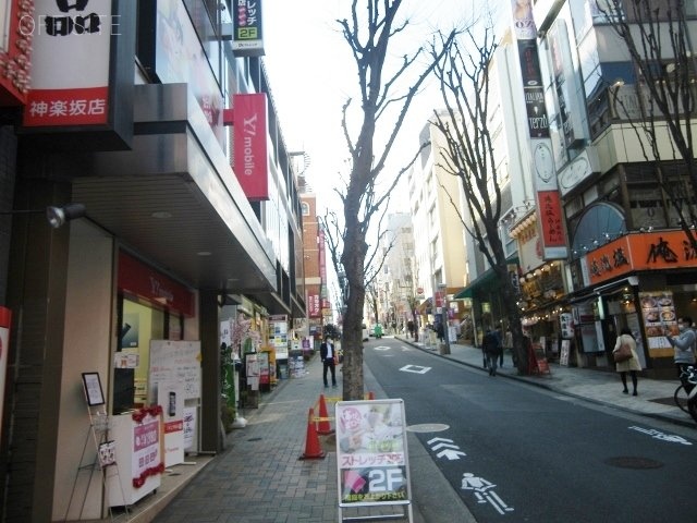 八島ビル ビル前面道路