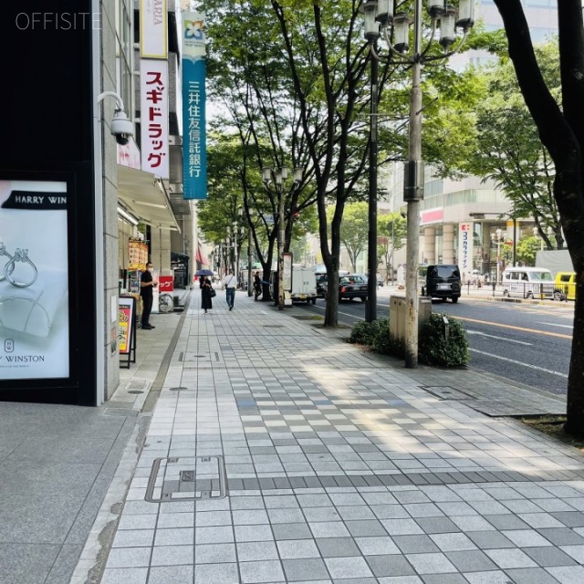 エフジー栄ビル 前面歩道