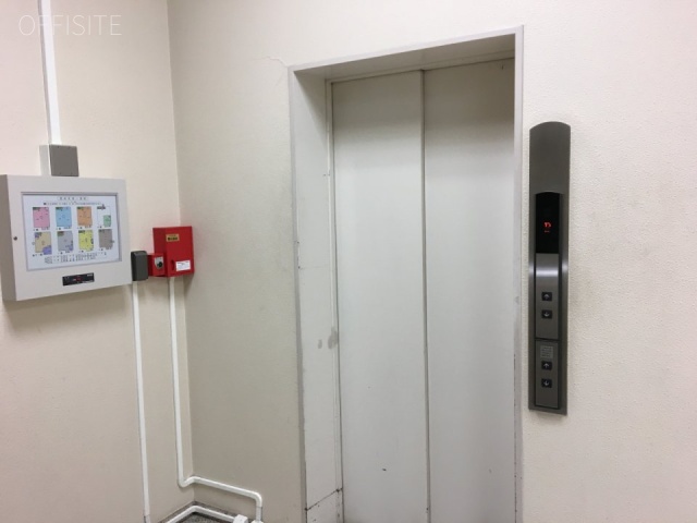 静銀(しずぎん)ビル エレベーター