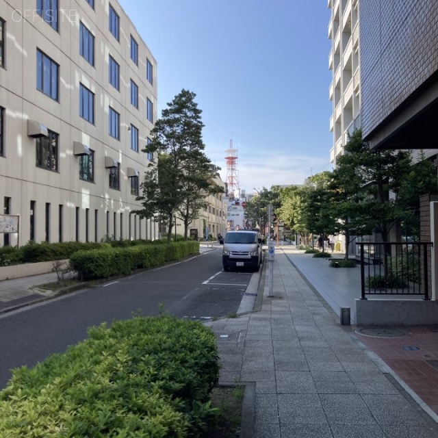 横浜飛栄(ニューライフ元町)ビル ビル前面道路