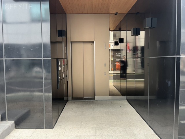 LA GRACIA表参道(ラグラシア表参道)　エントランス