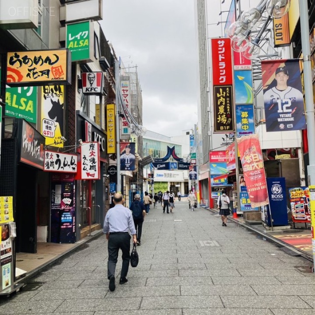 リエート所沢 ビル前面道路