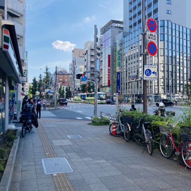 木島ビル ビル前面道路 歩道