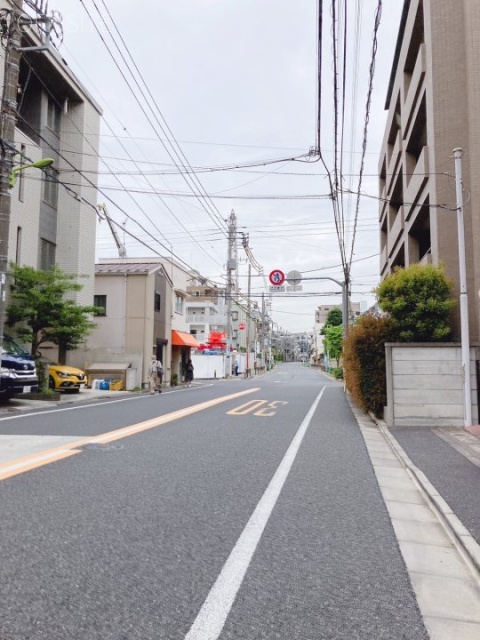 BELEZA学芸大 ビル前面道路