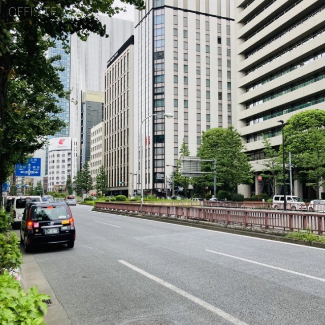 銀座石井ビル ビル前面道路