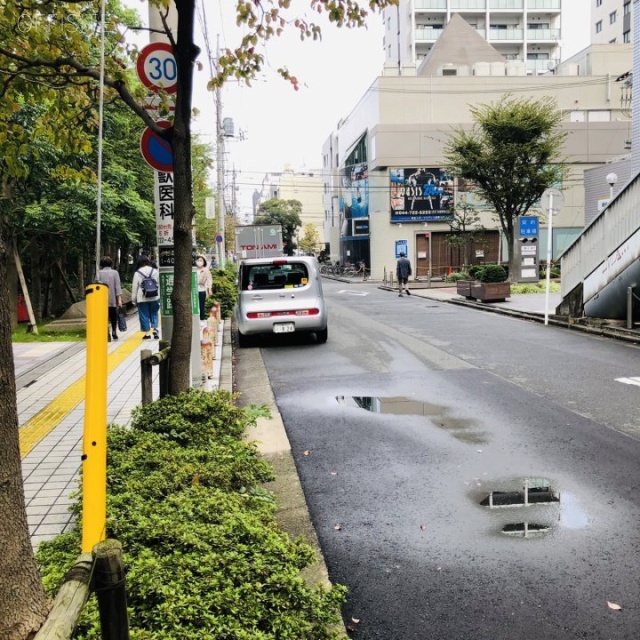 武蔵小杉タワープレイス ビル前面道路