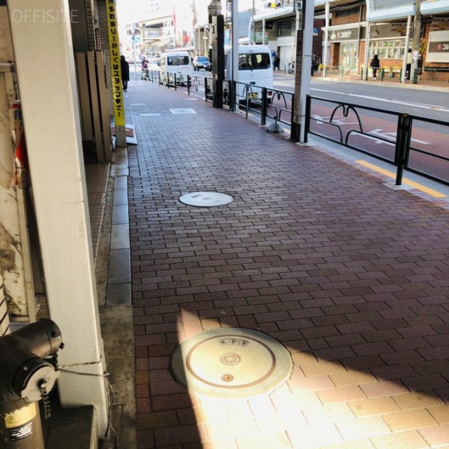 DS三軒茶屋ビル ビル前面道路