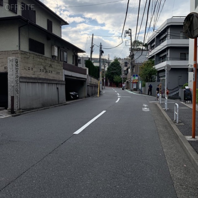 麻布十番セントラルハイツ ビル前面道路