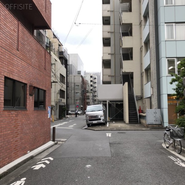 東邦センタービル ビル前面道路