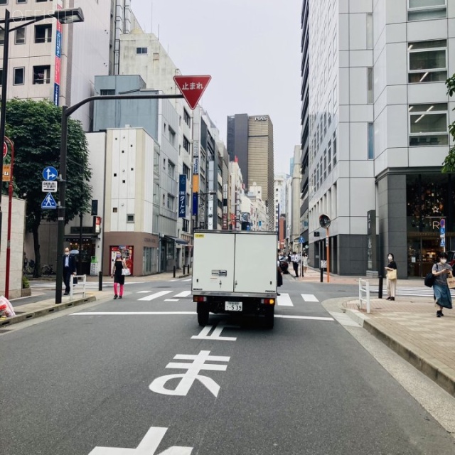 木挽館銀座ビル ビル前面道路