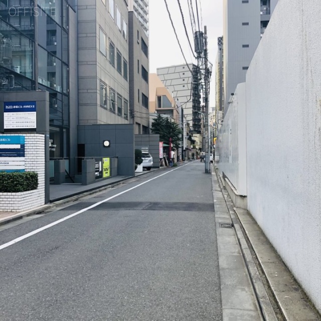 若林ビル ビル前面道路