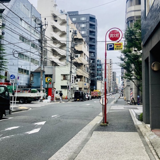 サンウォールビル ビル前面道路