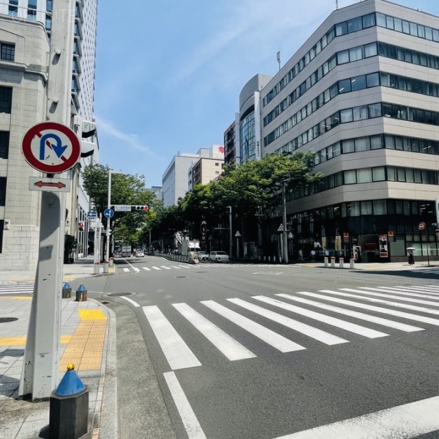 広小路センタープレイスビル　前面に広小路通