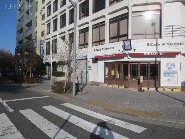 ワコー御苑ビル ビル前面道路