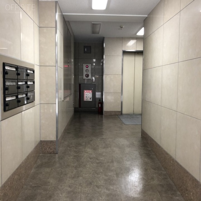 依田忠ビル エントランス
