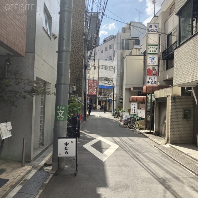 マキビル ビル前面道路