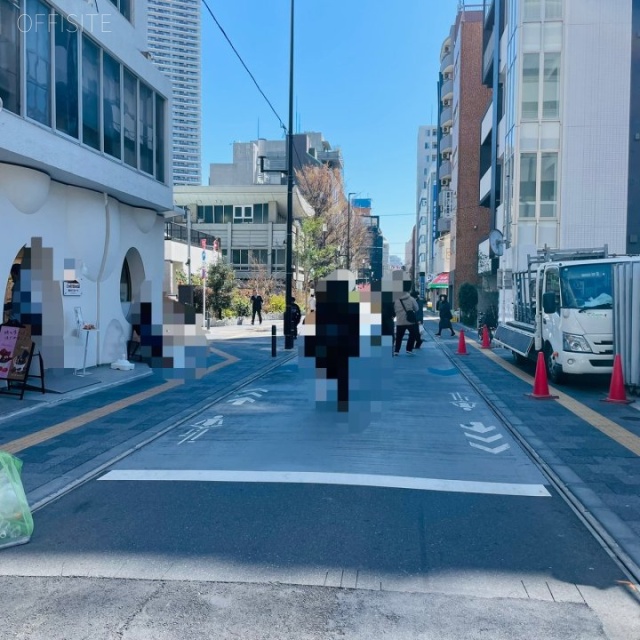 八大ビル 前面道路