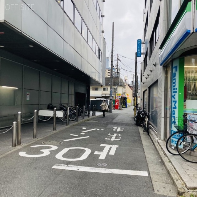 ダイヤフゲンビル ビル前面道路