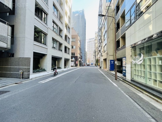 神田グレースビル　前面道路