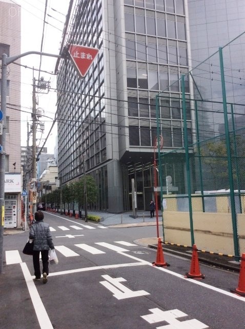 宮地ビル(別館) ビル周辺道路