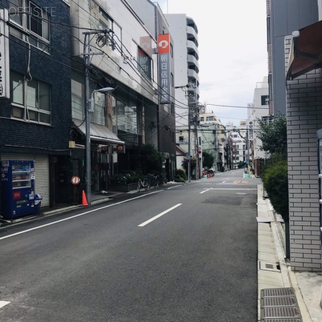 冨士ビル ビル前面道路