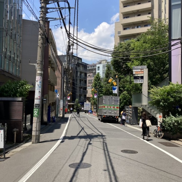 EBISUTSビル ビル前面道路
