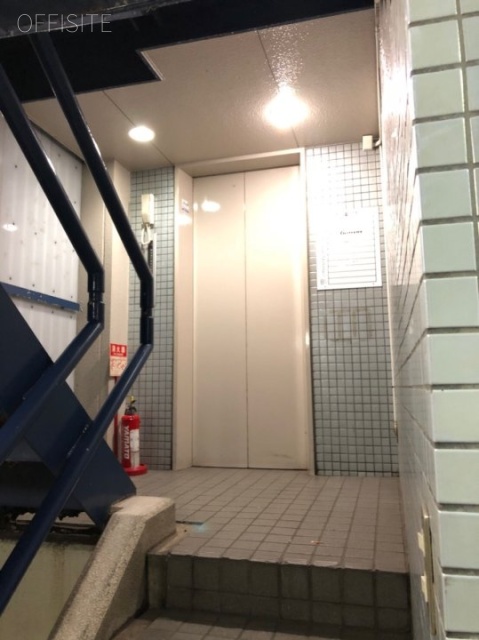 西新宿ビル 10階 13.94坪　エレベーター