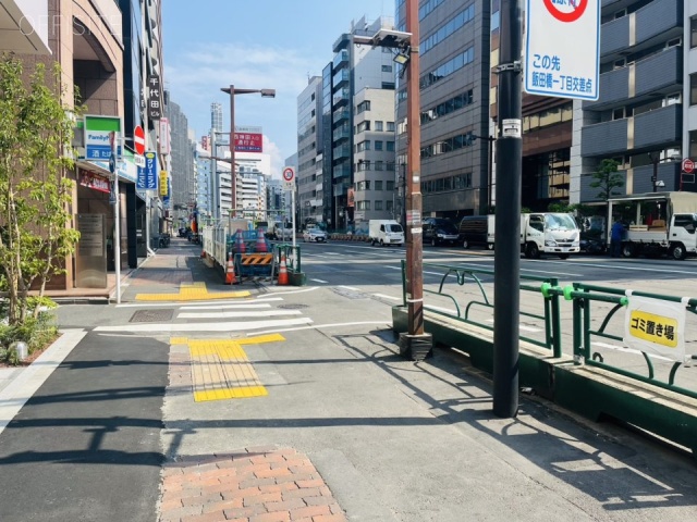 BIZCORE飯田橋　前面道路