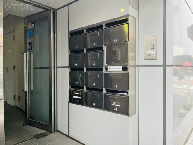 神保町1丁目ビル エントランス