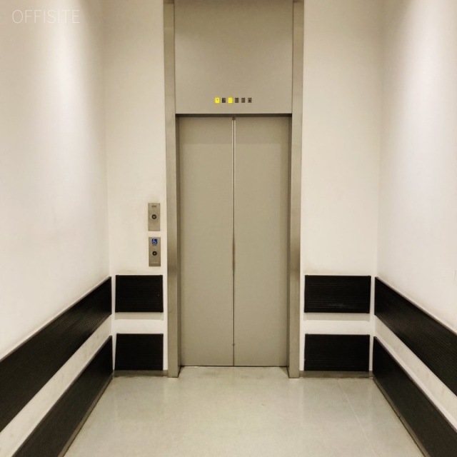 新宿アイランドアトリウム エレベーター