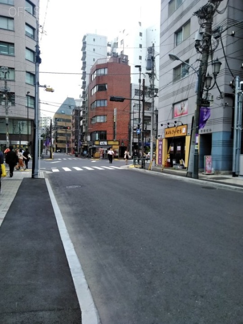 Blanc Noir湯島(ブラノアール湯島) ビル前面道路