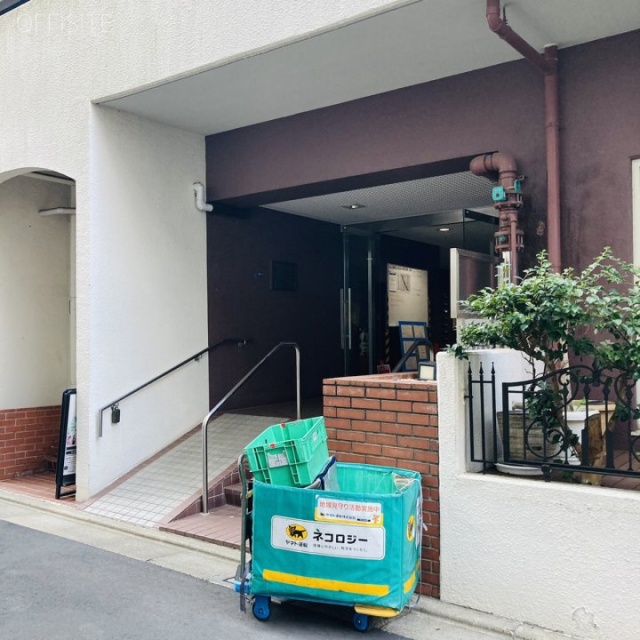 ドルミ御苑 エントランス