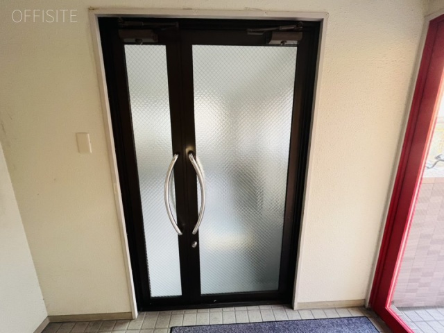 的場ビル エントランス