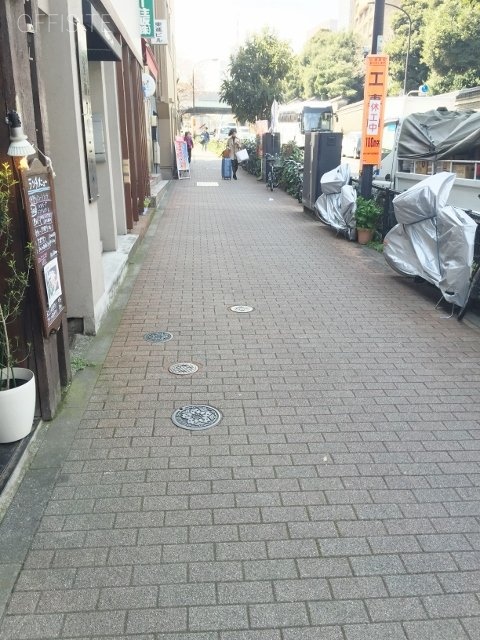 松住町別館 ビル前面道路